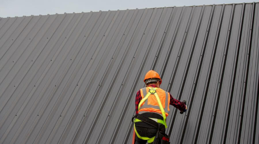 Professional gutter cleaning in Hunnewell, MO